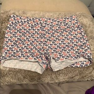 Vineyard vines American flag patterned shorts